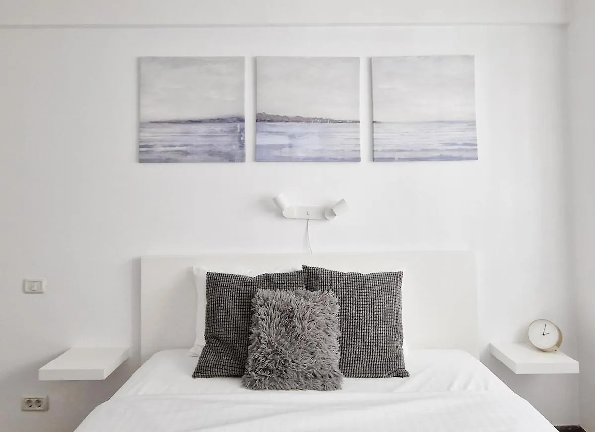 Central Apartment With Home Cinema & Work Space Bükreş