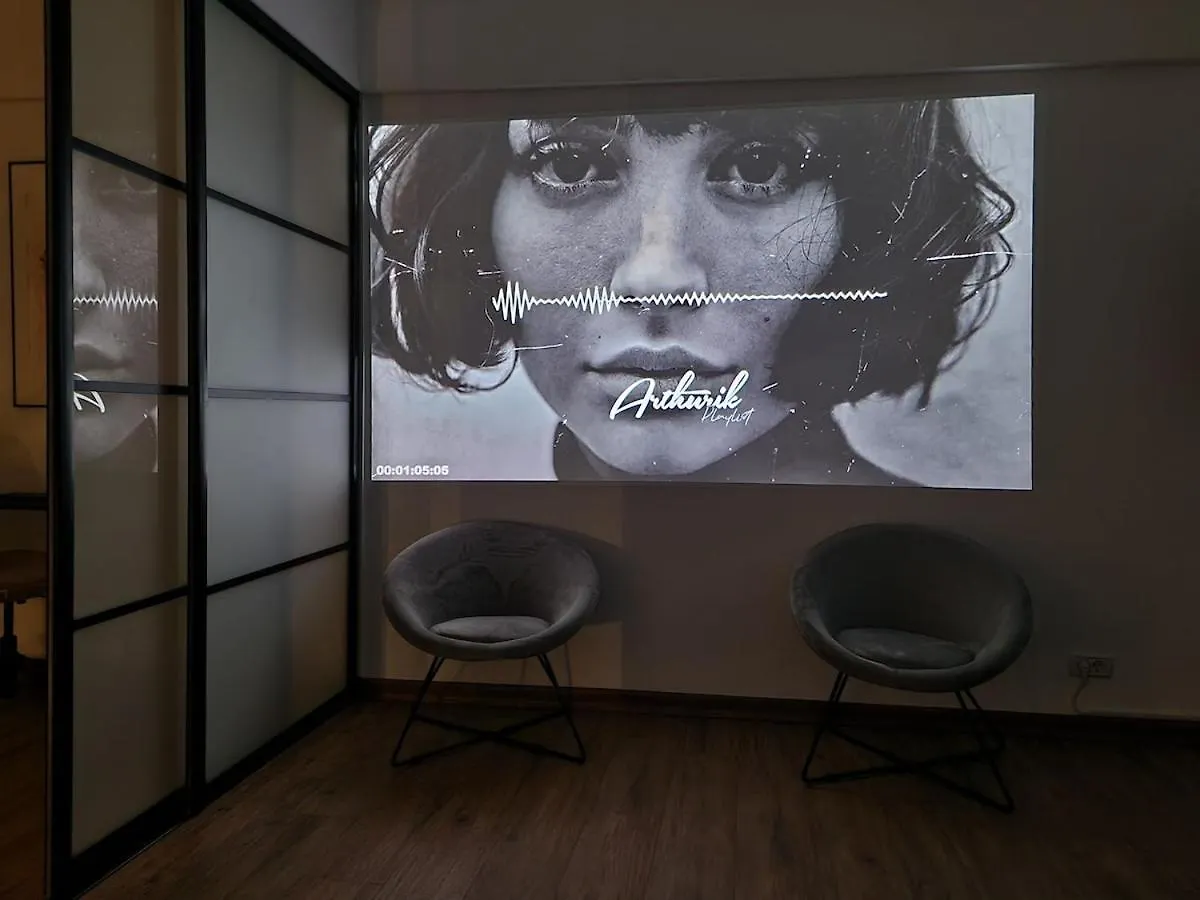 Central Apartment With Home Cinema & Work Space Bucareste