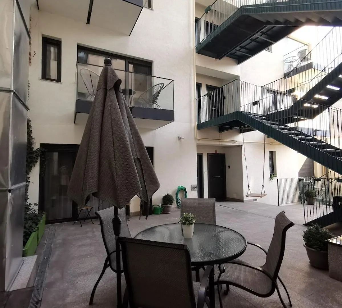 Central Apartment With Home Cinema & Work Space Bucharest